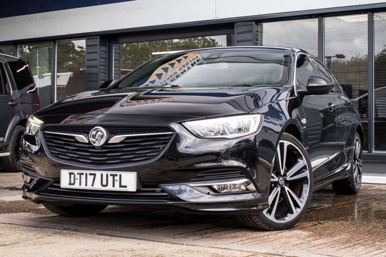 A 2017 VAUXHALL INSIGNIA 2.0 Turbo D BlueInjection SRi VX Line Nav Grand Sport 5dr Diesel Manual Eur A 2017 VAUXHALL INSIGNIA 2.0 Turbo D BlueInjection SRi VX Line Nav Grand Sport 5dr Diesel Manual Eur