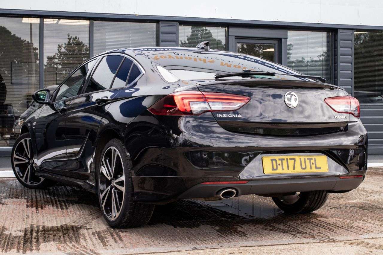 A 2017 VAUXHALL INSIGNIA 2.0 Turbo D BlueInjection SRi VX Line Nav Grand Sport 5dr Diesel Manual Eur A 2017 VAUXHALL INSIGNIA 2.0 Turbo D BlueInjection SRi VX Line Nav Grand Sport 5dr Diesel Manual Eur