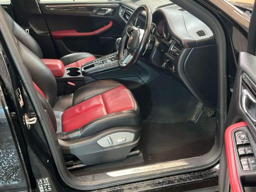 A 2019 PORSCHE MACAN 3.0T V6 S SUV 5dr Petrol PDK 4WD Euro 6 (s/s) (354 ps) HDD NAV | PARKING AI A 2019 PORSCHE MACAN 3.0T V6 S SUV 5dr Petrol PDK 4WD Euro 6 (s/s) (354 ps) HDD NAV | PARKING AI