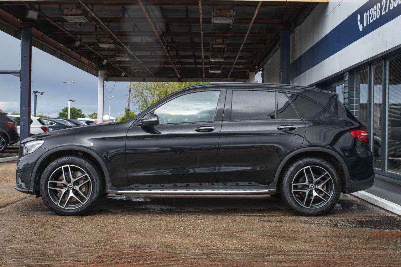 A 2018 MERCEDES-BENZ GLC 2.1 GLC250d AMG Line (Premium Plus) SUV 5dr Diesel G-Tronic 4MATIC Euro 6 ( A 2018 MERCEDES-BENZ GLC 2.1 GLC250d AMG Line (Premium Plus) SUV 5dr Diesel G-Tronic 4MATIC Euro 6 (