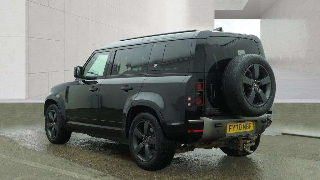 A 2020 LAND ROVER DEFENDER 3.0 D300 MHEV X-Dynamic HSE SUV 5dr Diesel Auto 4WD Euro 6 (s/s) (300 ps) A 2020 LAND ROVER DEFENDER 3.0 D300 MHEV X-Dynamic HSE SUV 5dr Diesel Auto 4WD Euro 6 (s/s) (300 ps)