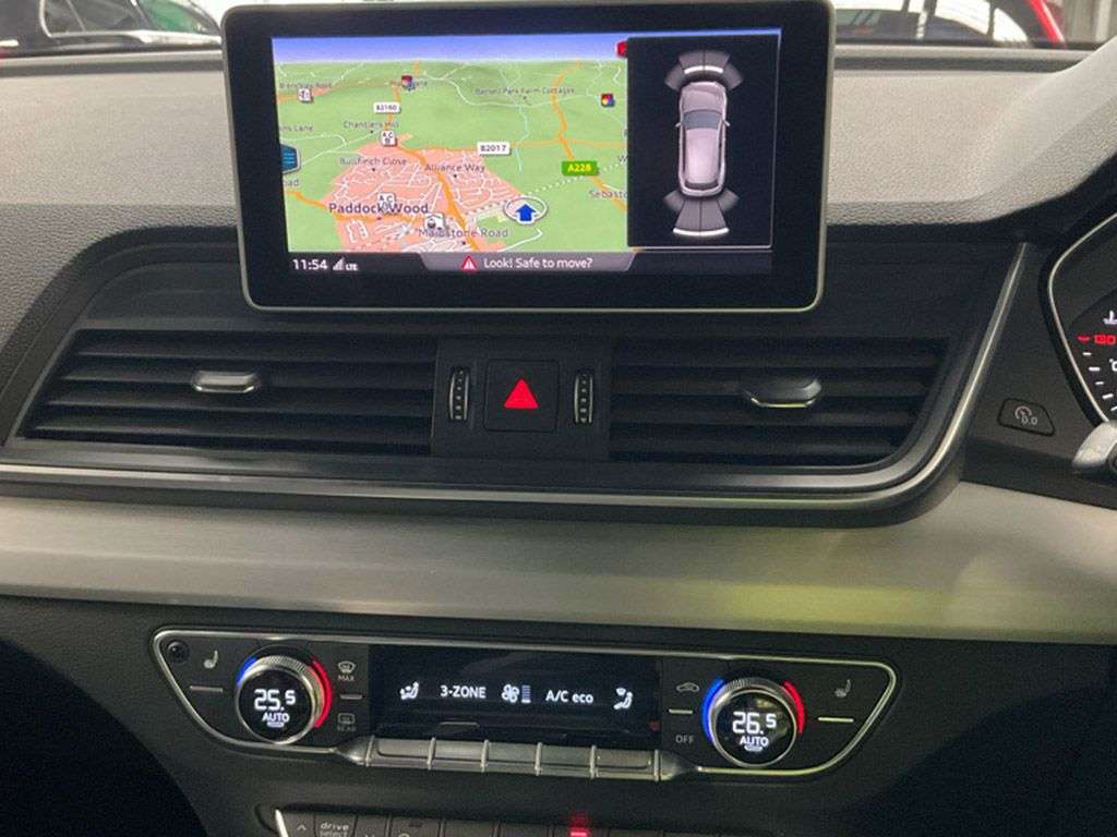A 2019 AUDI Q5 2.0 TDI 40 S line SUV 5dr Diesel S Tronic quattro Euro 6 (s/s) (190 ps) A 2019 AUDI Q5 2.0 TDI 40 S line SUV 5dr Diesel S Tronic quattro Euro 6 (s/s) (190 ps)