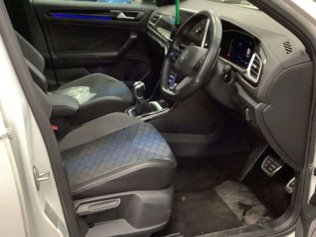 A 2022 VOLKSWAGEN T-ROC 2.0 TSI R SUV 5dr Petrol DSG 4Motion Euro 6 (s/s) (300 ps) A 2022 VOLKSWAGEN T-ROC 2.0 TSI R SUV 5dr Petrol DSG 4Motion Euro 6 (s/s) (300 ps)