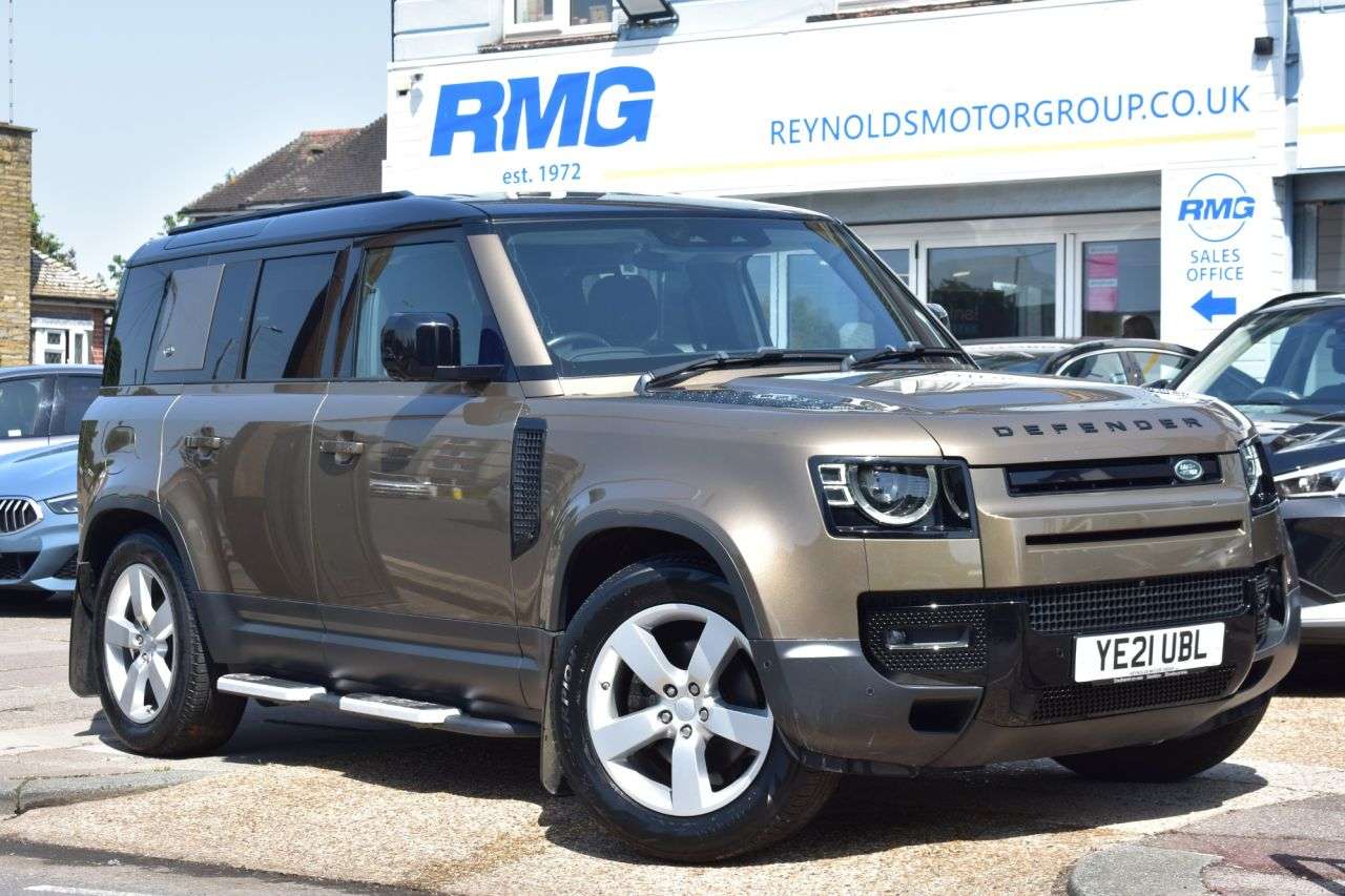 A 2021 LAND ROVER DEFENDER 2.0 SD4 First Edition SUV 5dr Diesel Auto 4WD | RETRACTABLE TOW BAR | 360 C A 2021 LAND ROVER DEFENDER 2.0 SD4 First Edition SUV 5dr Diesel Auto 4WD | RETRACTABLE TOW BAR | 360 C