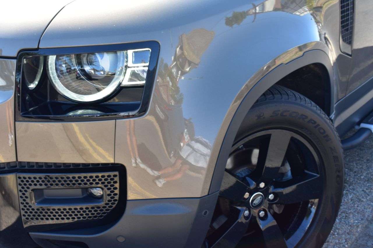 A 2021 LAND ROVER DEFENDER 2.0 SD4 First Edition SUV 5dr Diesel Auto 4WD | RETRACTABLE TOW BAR | 360 C A 2021 LAND ROVER DEFENDER 2.0 SD4 First Edition SUV 5dr Diesel Auto 4WD | RETRACTABLE TOW BAR | 360 C