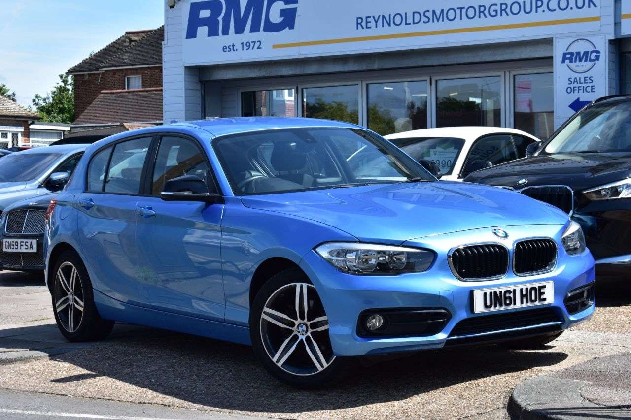 A 2018 BMW 1 SERIES 1.5 118i Sport Hatchback LCi 5dr Petrol Manual Euro 6 | 2 KEYS | 17" ALLOYS A 2018 BMW 1 SERIES 1.5 118i Sport Hatchback LCi 5dr Petrol Manual Euro 6 | 2 KEYS | 17" ALLOYS