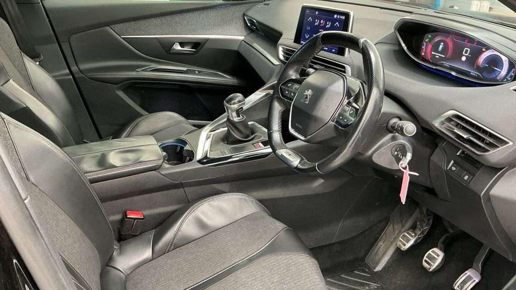 2018 PEUGEOT 5008 2018 PEUGEOT 5008