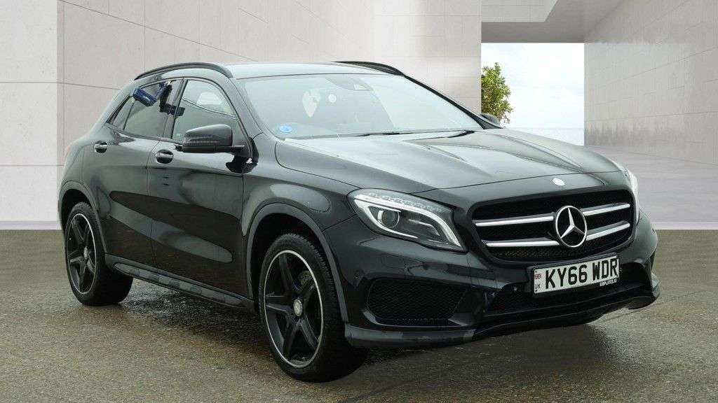 A 2016 MERCEDES-BENZ 180 2.1 GLA220d AMG Line (Premium) SUV 5dr Diesel 7G-DCT 4MATIC Euro 6 | 2 KEYS A 2016 MERCEDES-BENZ 180 2.1 GLA220d AMG Line (Premium) SUV 5dr Diesel 7G-DCT 4MATIC Euro 6 | 2 KEYS
