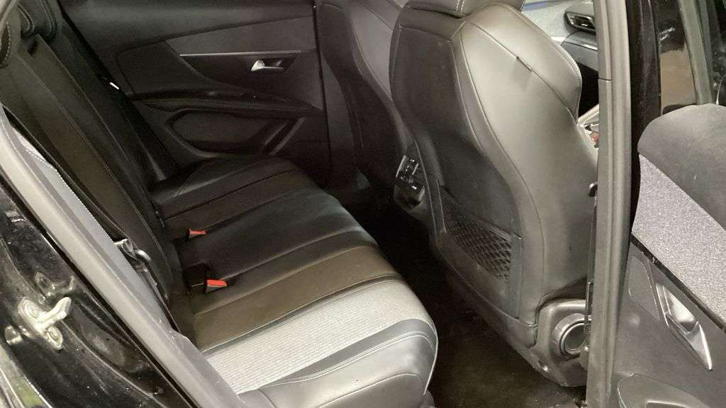 2021 PEUGEOT 3008 2021 PEUGEOT 3008
