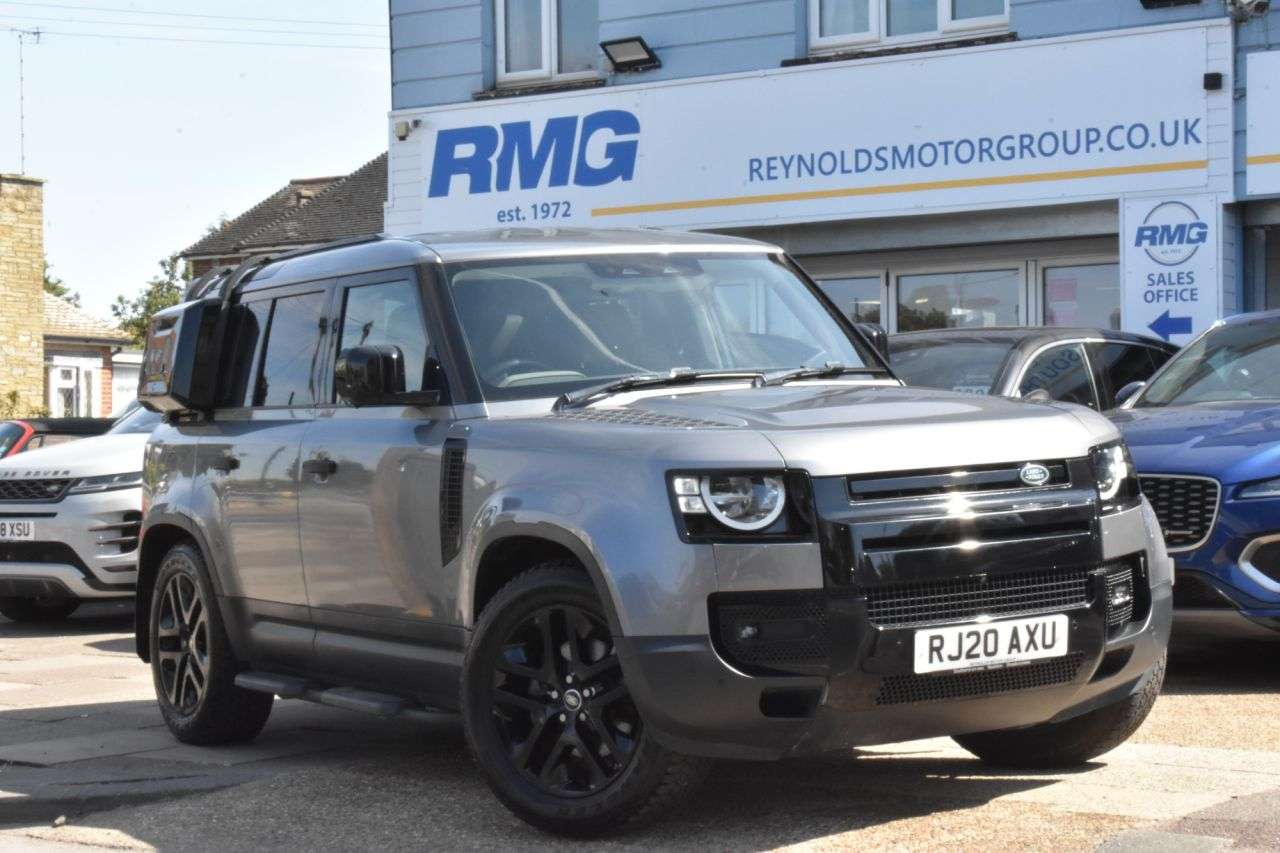 A 2020 LAND ROVER DEFENDER S A 2020 LAND ROVER DEFENDER S