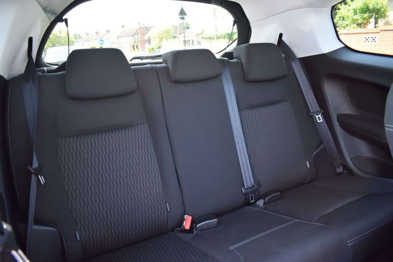 2014 PEUGEOT 208 2014 PEUGEOT 208