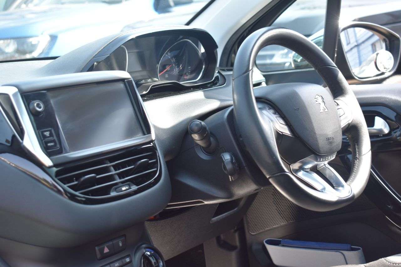 2014 PEUGEOT 208 2014 PEUGEOT 208