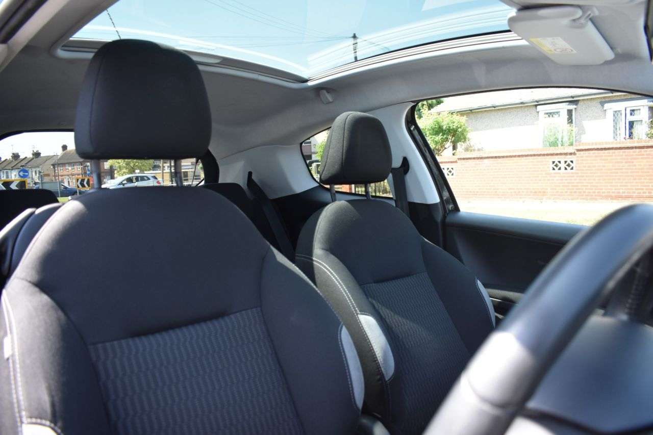 2014 PEUGEOT 208 2014 PEUGEOT 208