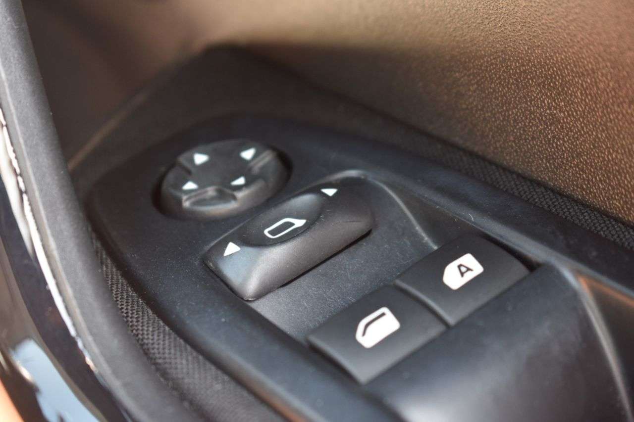 2014 PEUGEOT 208 2014 PEUGEOT 208