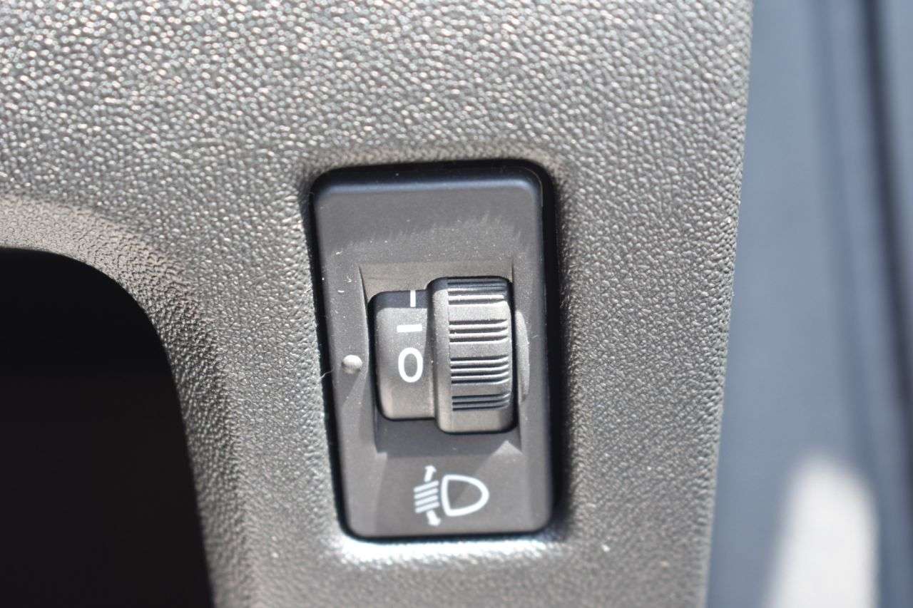 2014 PEUGEOT 208 2014 PEUGEOT 208