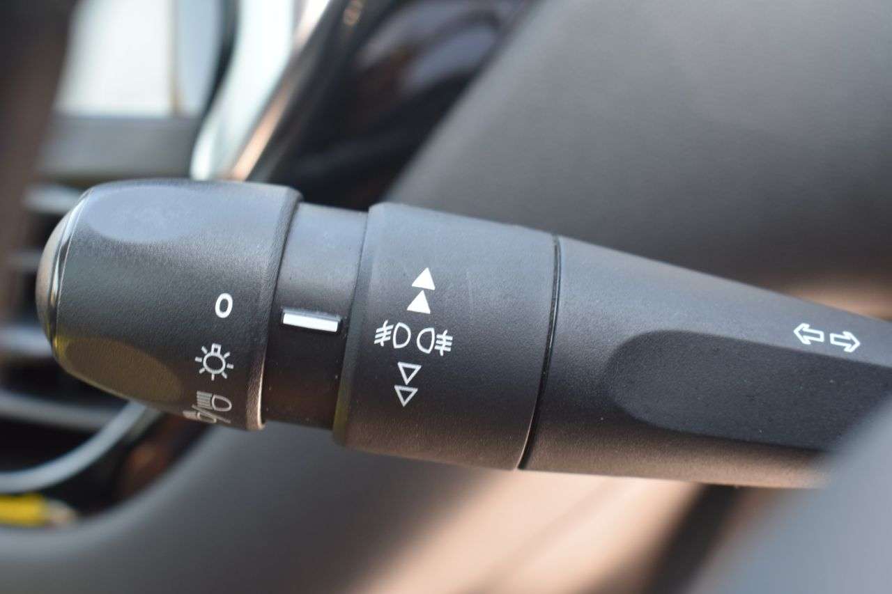 2014 PEUGEOT 208 2014 PEUGEOT 208