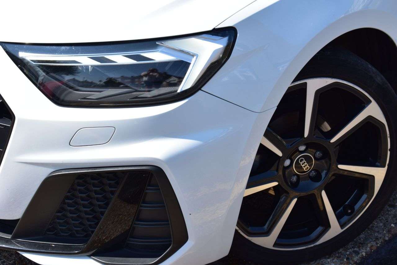 A 2024 AUDI A1 1.0 TFSI 25 Black Edition Sportback 5dr Petrol Manual Euro 6 | 1 OWNER | FU A 2024 AUDI A1 1.0 TFSI 25 Black Edition Sportback 5dr Petrol Manual Euro 6 | 1 OWNER | FU