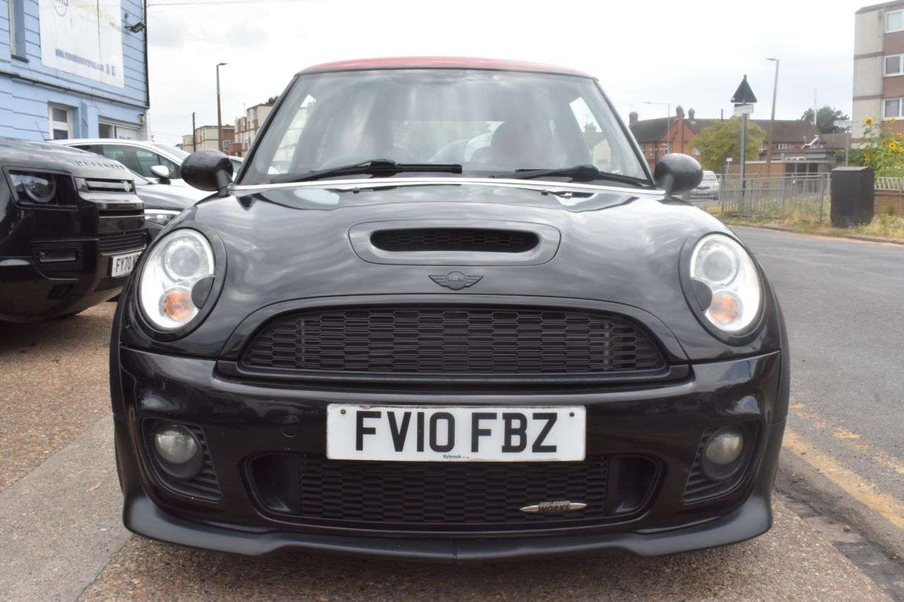 A 2010 MINI HATCH 1.6 John Cooper Works Hatchback 3dr Petrol Manual Euro 5 | HARMON KARDON SO A 2010 MINI HATCH 1.6 John Cooper Works Hatchback 3dr Petrol Manual Euro 5 | HARMON KARDON SO