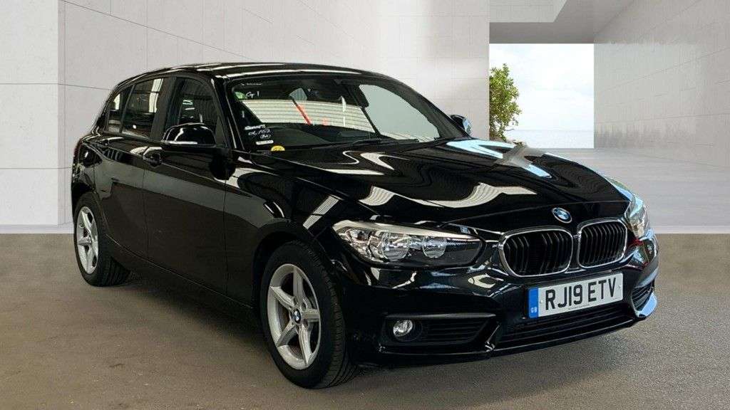 A 2019 BMW 1 SERIES 1.5 118i GPF SE Hatchback 5dr Petrol Manual Euro 6 | 2 KEYS | AIR CON | SAT A 2019 BMW 1 SERIES 1.5 118i GPF SE Hatchback 5dr Petrol Manual Euro 6 | 2 KEYS | AIR CON | SAT