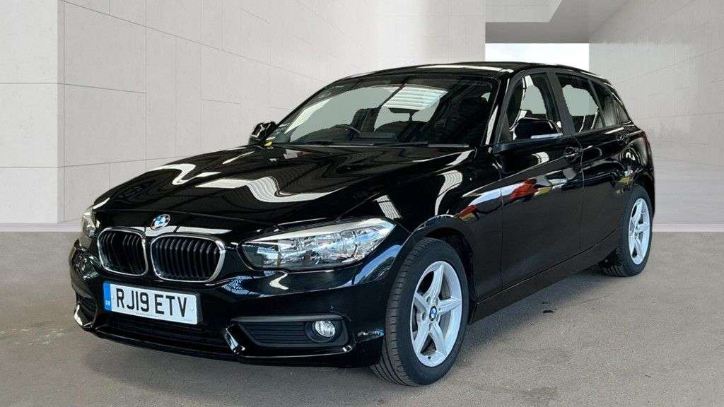 A 2019 BMW 1 SERIES 1.5 118i GPF SE Hatchback 5dr Petrol Manual Euro 6 | 2 KEYS | AIR CON | SAT A 2019 BMW 1 SERIES 1.5 118i GPF SE Hatchback 5dr Petrol Manual Euro 6 | 2 KEYS | AIR CON | SAT