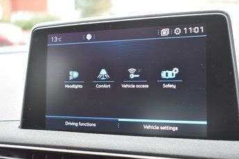 2020 PEUGEOT 5008 2020 PEUGEOT 5008