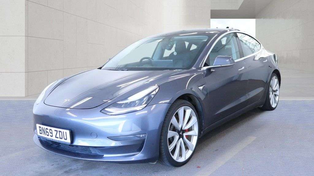 A 2019 TESLA MODEL 3 (Dual Motor) Performance Saloon 4dr Electric Auto 4WDE (Performance Upgrade A 2019 TESLA MODEL 3 (Dual Motor) Performance Saloon 4dr Electric Auto 4WDE (Performance Upgrade