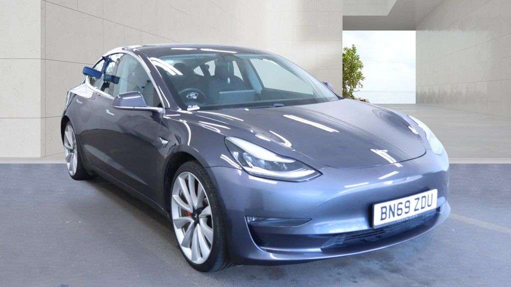 A 2019 TESLA MODEL 3 (Dual Motor) Performance Saloon 4dr Electric Auto 4WDE (Performance Upgrade A 2019 TESLA MODEL 3 (Dual Motor) Performance Saloon 4dr Electric Auto 4WDE (Performance Upgrade