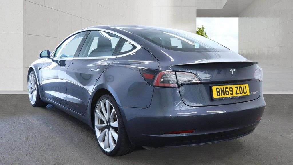 A 2019 TESLA MODEL 3 (Dual Motor) Performance Saloon 4dr Electric Auto 4WDE (Performance Upgrade A 2019 TESLA MODEL 3 (Dual Motor) Performance Saloon 4dr Electric Auto 4WDE (Performance Upgrade