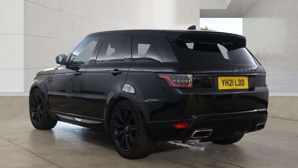 A 2021 LAND ROVER RANGE ROVER SPORT 2.0 P400e 13.1kWh HSE Dynamic Black SUV 5dr Petrol Plug-in Hybrid Auto 4WD A 2021 LAND ROVER RANGE ROVER SPORT 2.0 P400e 13.1kWh HSE Dynamic Black SUV 5dr Petrol Plug-in Hybrid Auto 4WD