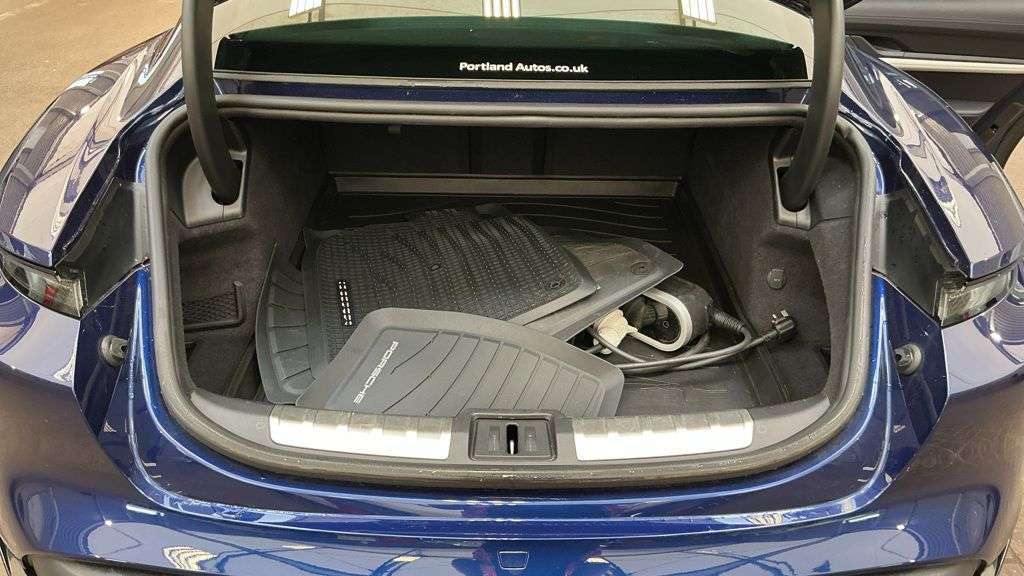 2020 PORSCHE TAYCAN 2020 PORSCHE TAYCAN
