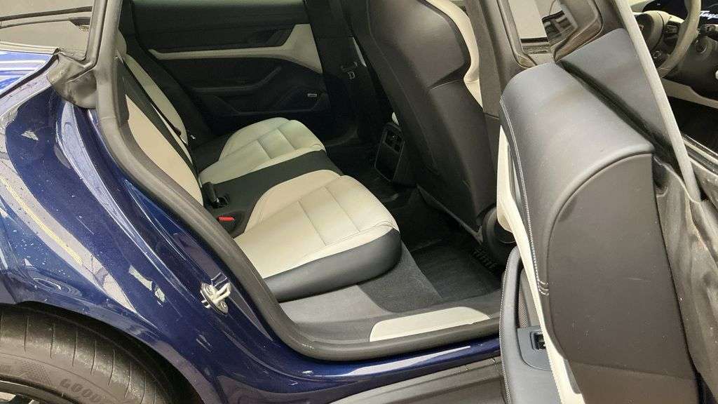 2020 PORSCHE TAYCAN 2020 PORSCHE TAYCAN