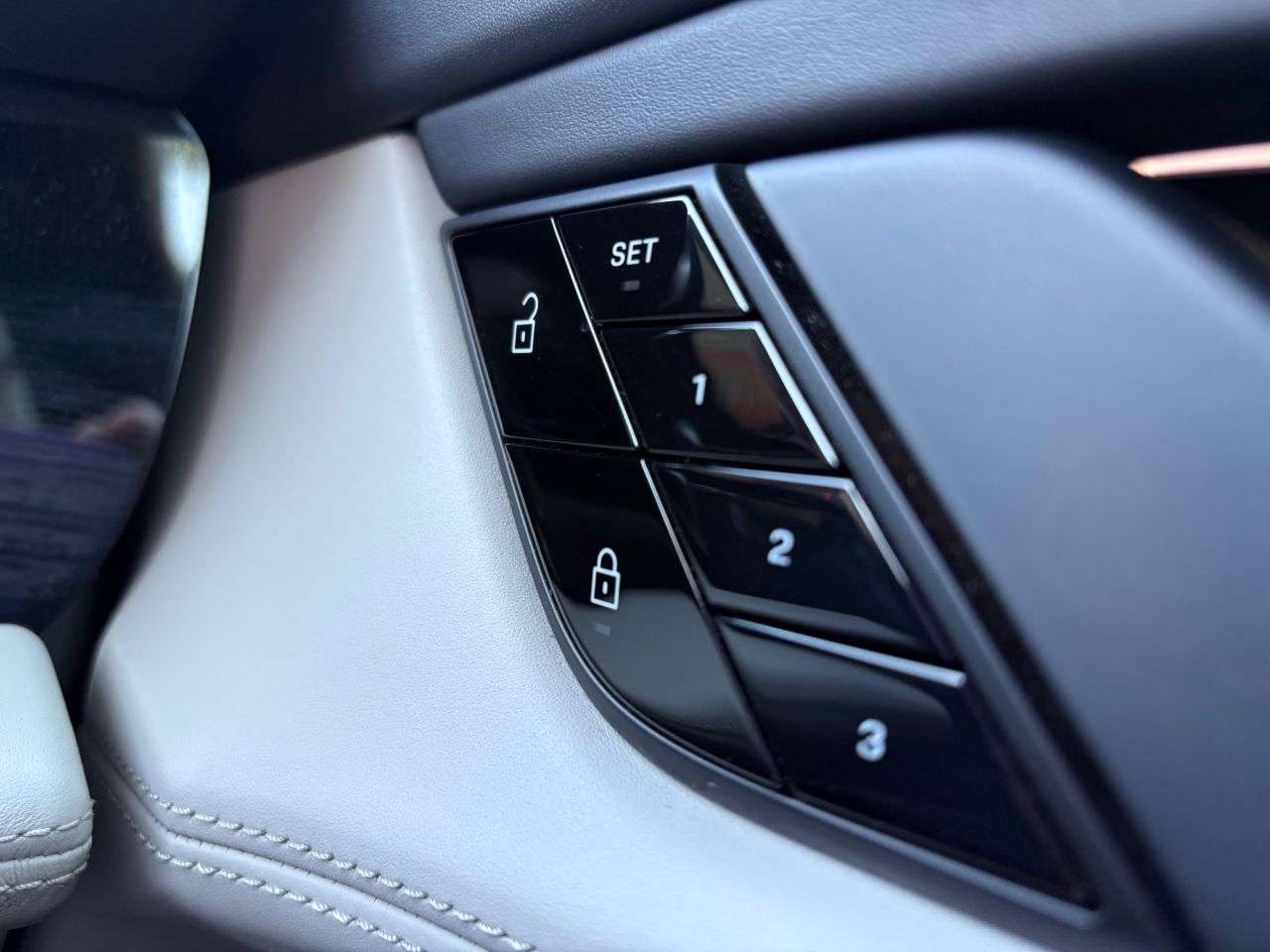 2020 PORSCHE TAYCAN 2020 PORSCHE TAYCAN