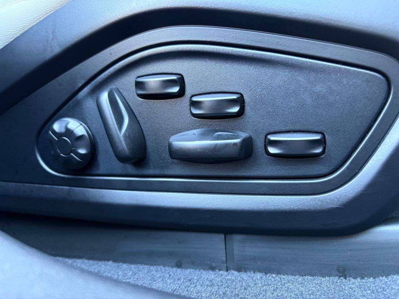 2020 PORSCHE TAYCAN 2020 PORSCHE TAYCAN