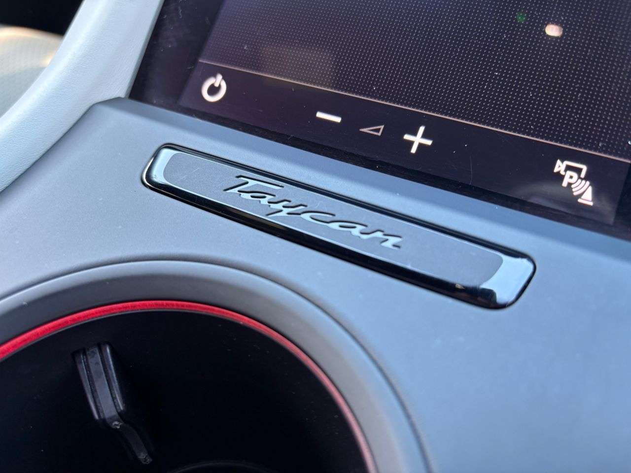 2020 PORSCHE TAYCAN 2020 PORSCHE TAYCAN