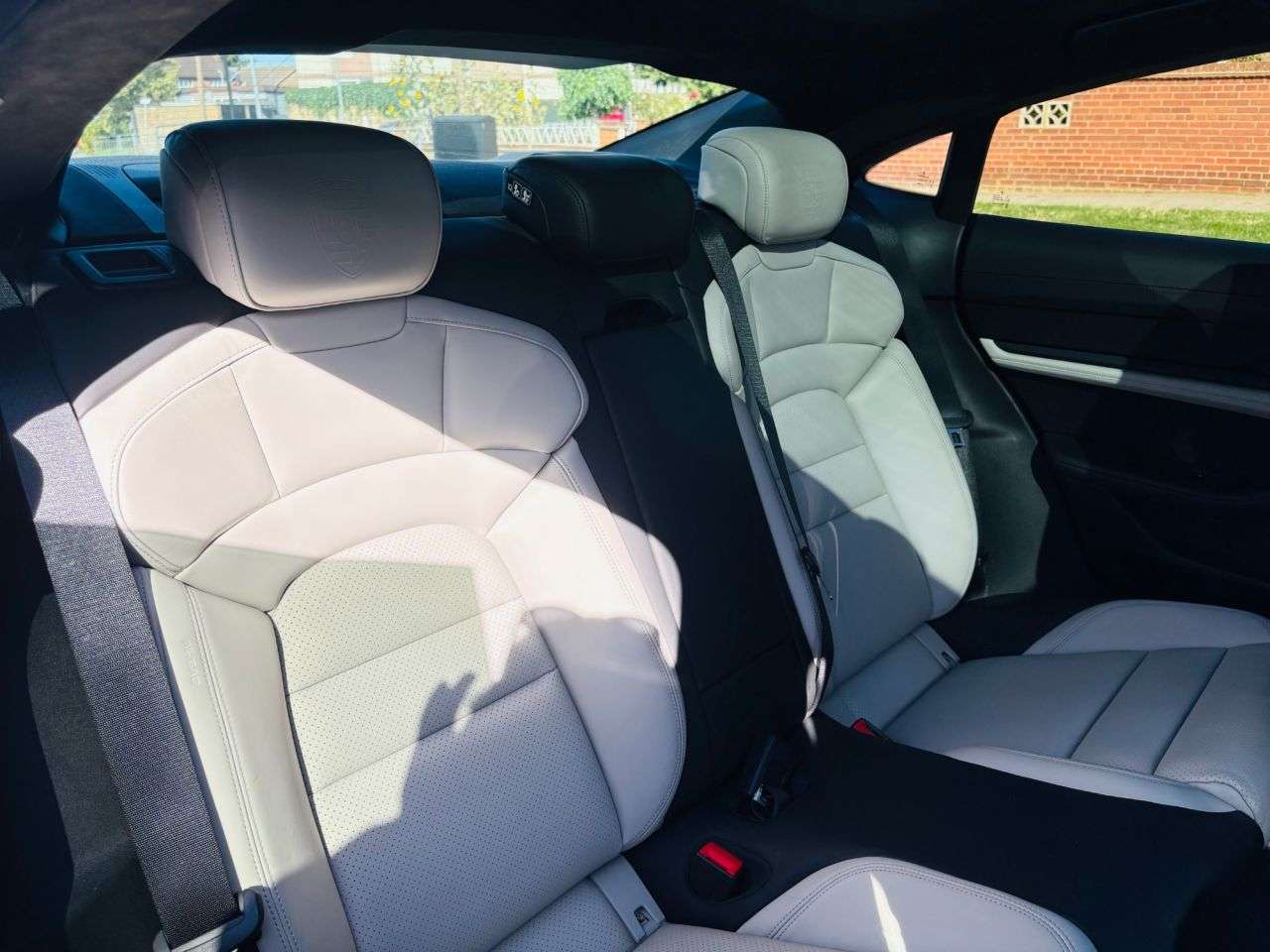 2020 PORSCHE TAYCAN 2020 PORSCHE TAYCAN