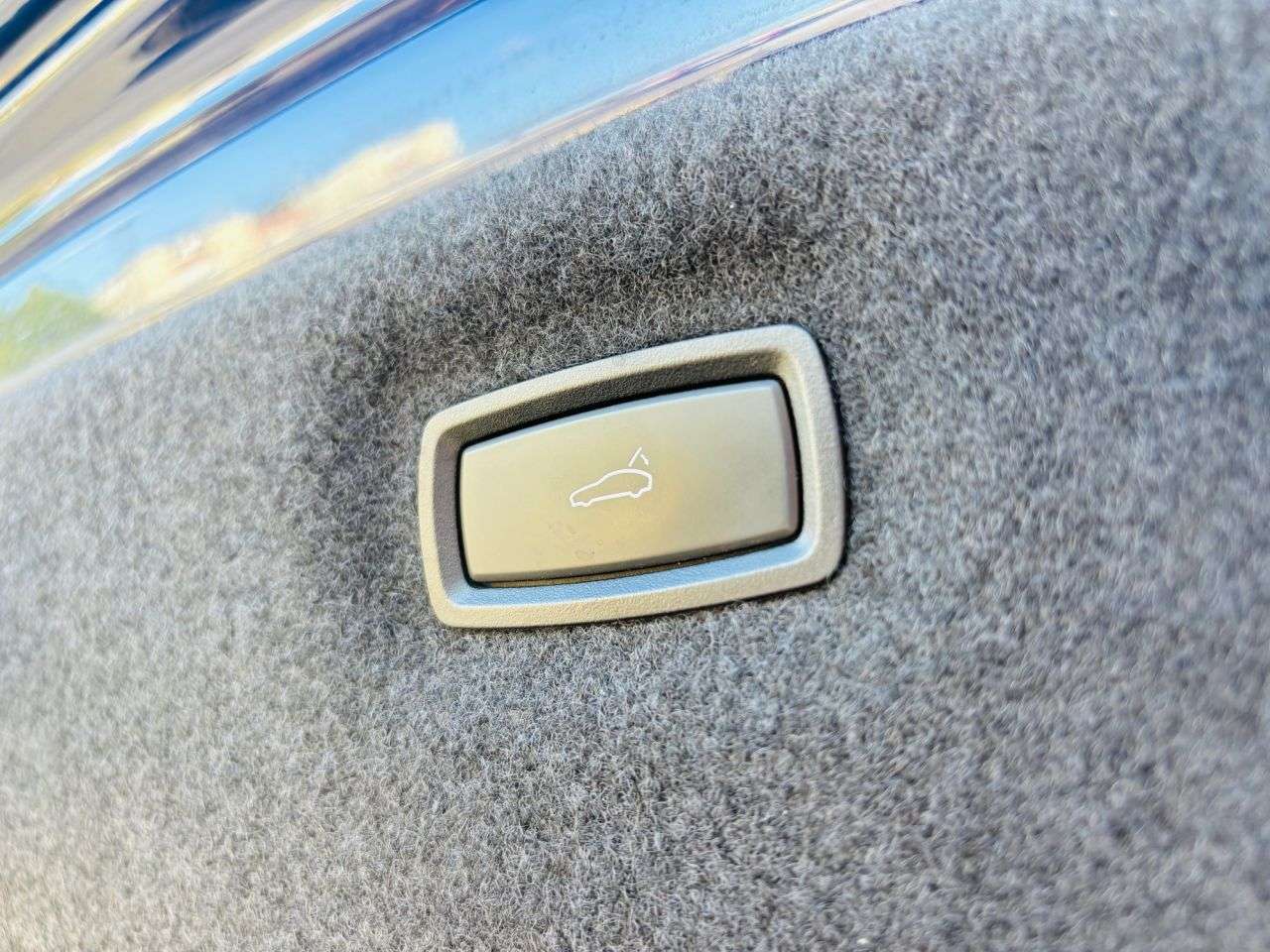 2020 PORSCHE TAYCAN 2020 PORSCHE TAYCAN