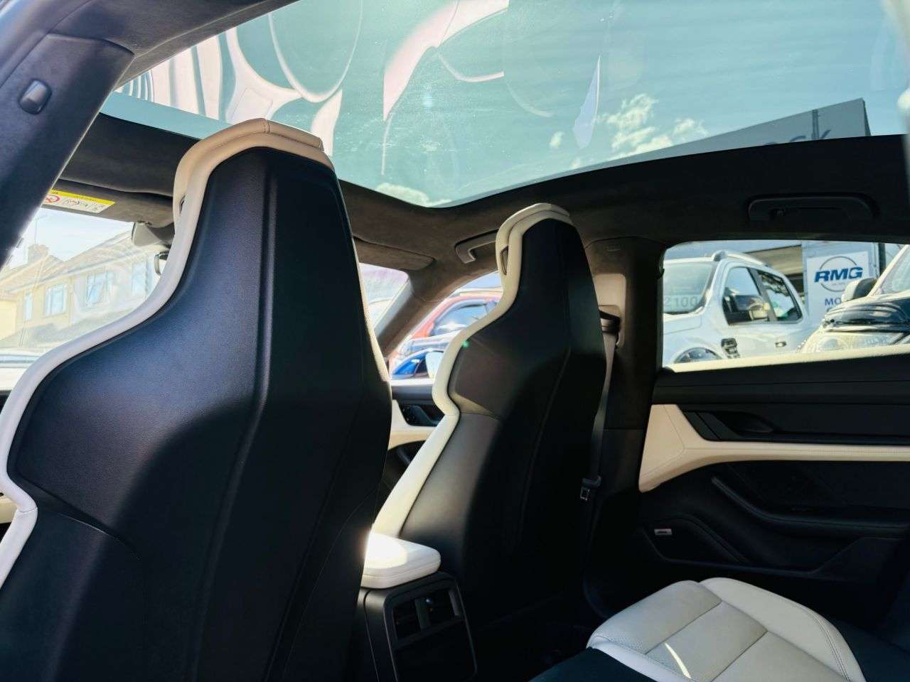 2020 PORSCHE TAYCAN 2020 PORSCHE TAYCAN