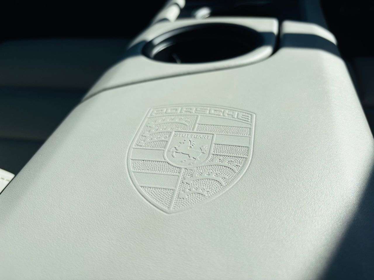 2020 PORSCHE TAYCAN 2020 PORSCHE TAYCAN