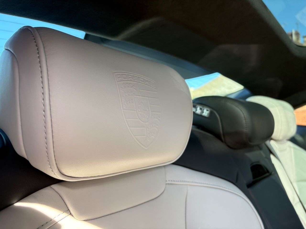 2020 PORSCHE TAYCAN 2020 PORSCHE TAYCAN