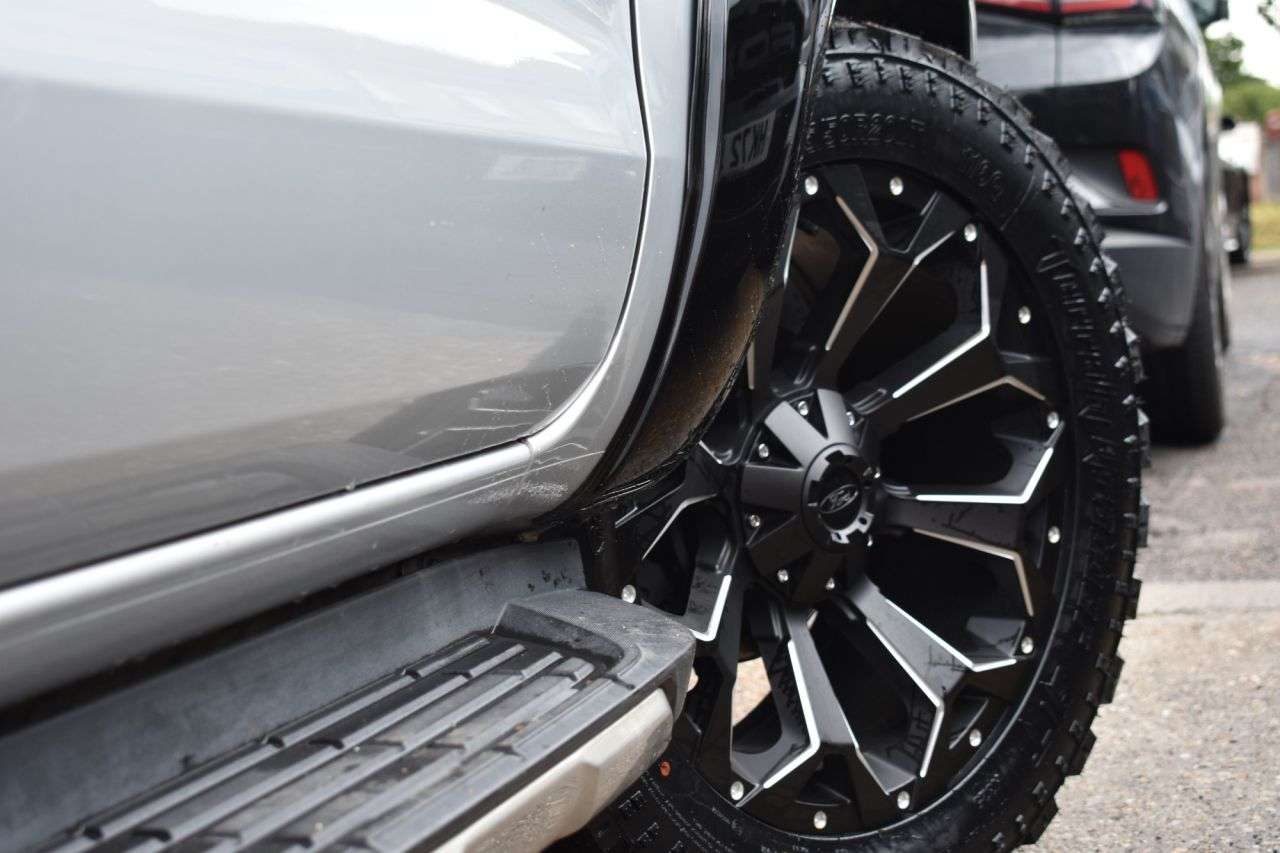 A 2018 FORD RANGER NO VAT RAPTOR STYLE GLOSS BLACK BODY KIT and GRILL 20 inch BLACK ALLOYS 3.2 A 2018 FORD RANGER NO VAT RAPTOR STYLE GLOSS BLACK BODY KIT and GRILL 20 inch BLACK ALLOYS 3.2