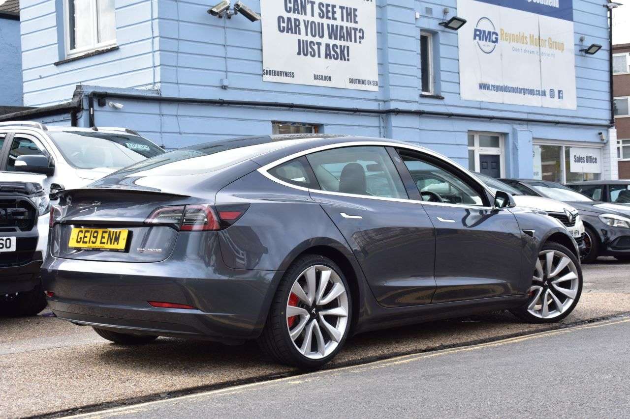 A 2019 TESLA MODEL 3 (Dual Motor) Performance Saloon 4dr Electric Auto 4WDE (Performance Upgrade A 2019 TESLA MODEL 3 (Dual Motor) Performance Saloon 4dr Electric Auto 4WDE (Performance Upgrade