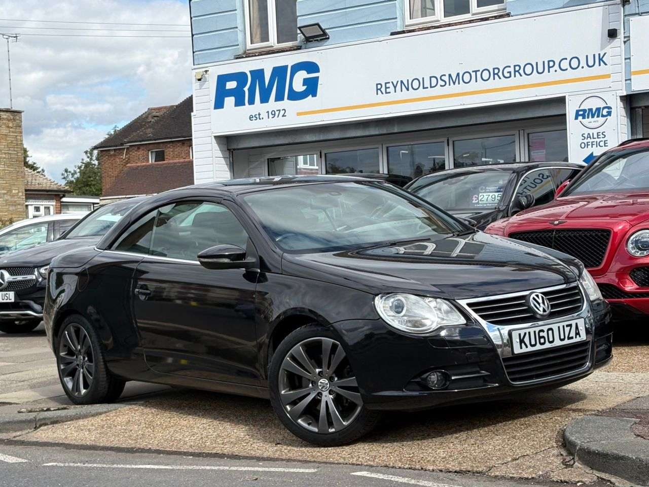 A 2010 VOLKSWAGEN EOS 2.0 TDI CR Sport Cabriolet 2dr Diesel Manual Euro 5 | CONVERTIBLE | SUNROOF A 2010 VOLKSWAGEN EOS 2.0 TDI CR Sport Cabriolet 2dr Diesel Manual Euro 5 | CONVERTIBLE | SUNROOF
