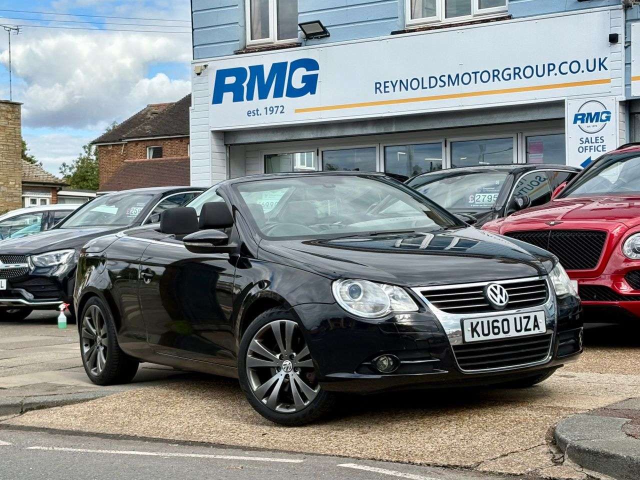A 2010 VOLKSWAGEN EOS 2.0 TDI CR Sport Cabriolet 2dr Diesel Manual Euro 5 | CONVERTIBLE | SUNROOF A 2010 VOLKSWAGEN EOS 2.0 TDI CR Sport Cabriolet 2dr Diesel Manual Euro 5 | CONVERTIBLE | SUNROOF