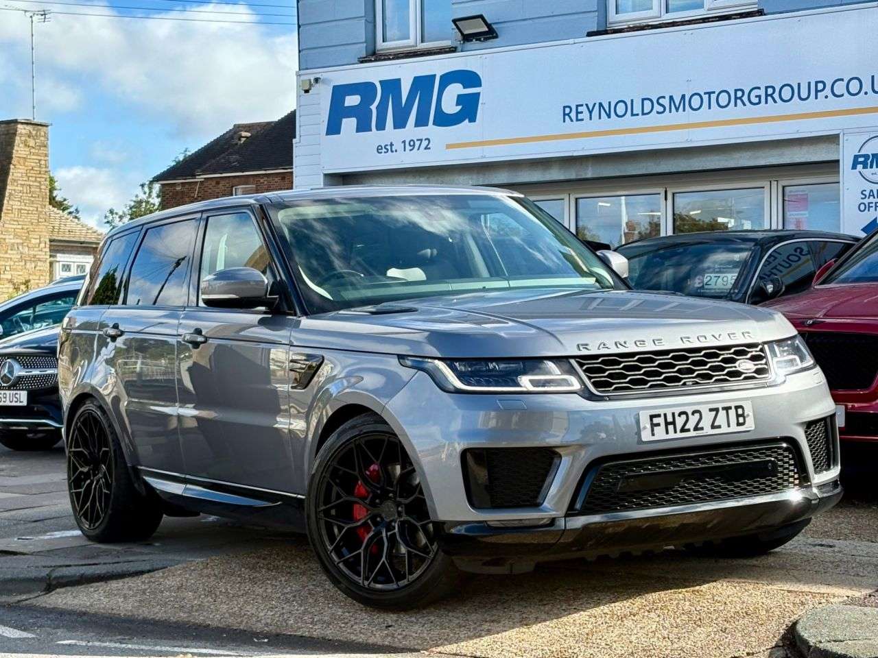 A 2022 LAND ROVER RANGE ROVER SPORT 3.0 D300 MHEV HSE Silver SUV 5dr Diesel Auto 4WD Euro 6 | 2 KEYS | GHOST IM A 2022 LAND ROVER RANGE ROVER SPORT 3.0 D300 MHEV HSE Silver SUV 5dr Diesel Auto 4WD Euro 6 | 2 KEYS | GHOST IM