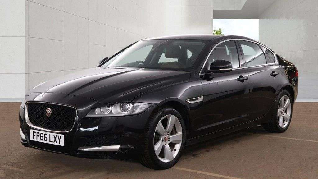 A 2016 JAGUAR XF 2.0d Portfolio Saloon 4dr Diesel Auto Euro 6 | 2 KEYS | REAR VIEW CAMERA | A 2016 JAGUAR XF 2.0d Portfolio Saloon 4dr Diesel Auto Euro 6 | 2 KEYS | REAR VIEW CAMERA |