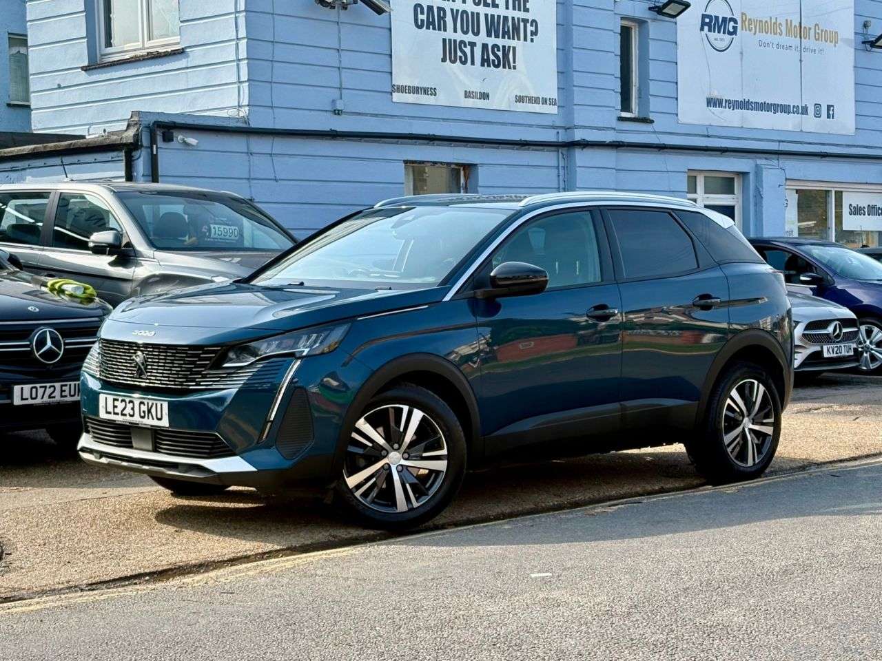 A 2023 PEUGEOT 3008 1.2 PureTech Active Premium + SUV 5dr Petrol EAT Euro 6 | 2 KEYS | 1 PREVIO A 2023 PEUGEOT 3008 1.2 PureTech Active Premium + SUV 5dr Petrol EAT Euro 6 | 2 KEYS | 1 PREVIO