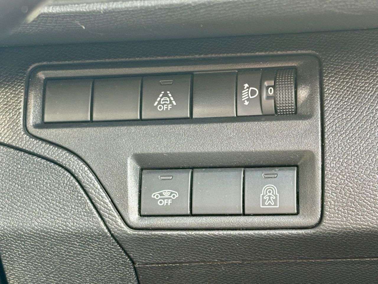 2023 PEUGEOT 3008 2023 PEUGEOT 3008