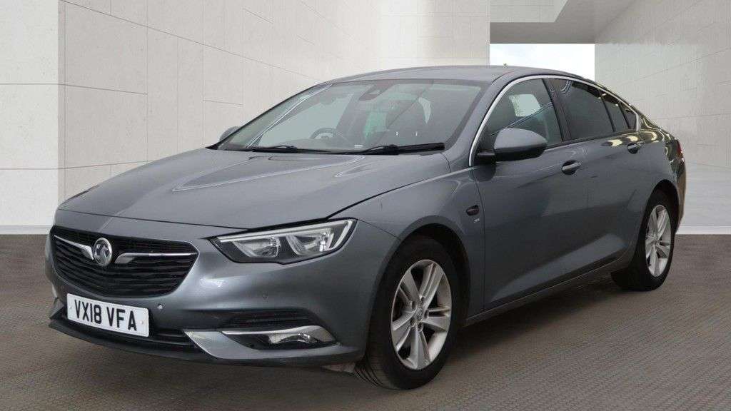 A 2018 VAUXHALL INSIGNIA 2.0 Turbo D BlueInjection SRi Nav Grand Sport 5dr Diesel Manual Euro 6 | 2 A 2018 VAUXHALL INSIGNIA 2.0 Turbo D BlueInjection SRi Nav Grand Sport 5dr Diesel Manual Euro 6 | 2