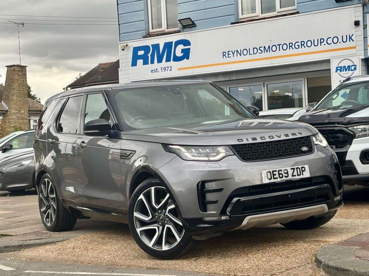 A 2020 LAND ROVER DISCOVERY 2.0 SD4 HSE Luxury SUV 5dr Diesel Auto 4WD Euro 6 | SAT NAV | REAR VIEW CAM A 2020 LAND ROVER DISCOVERY 2.0 SD4 HSE Luxury SUV 5dr Diesel Auto 4WD Euro 6 | SAT NAV | REAR VIEW CAM