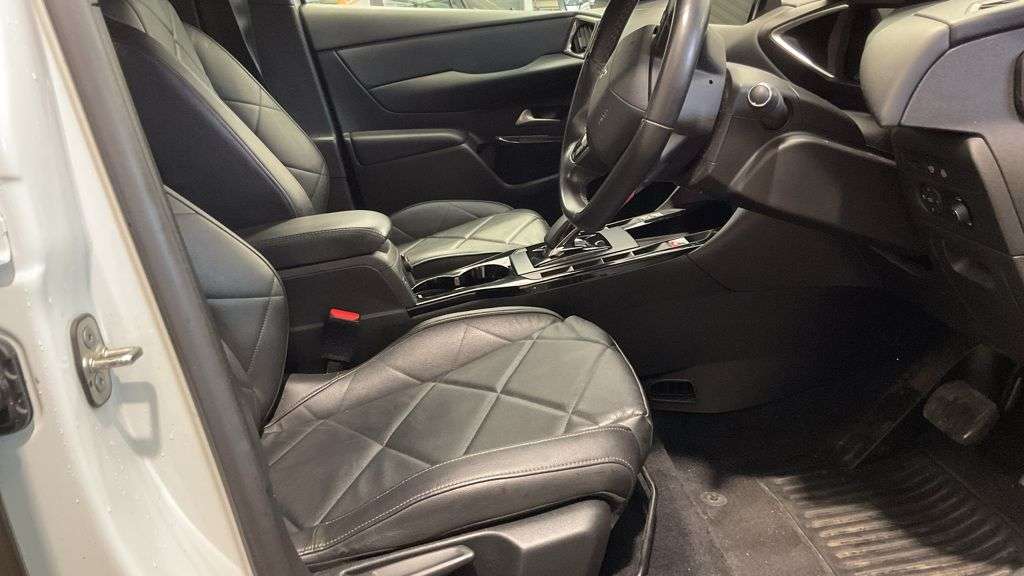 2021 DS AUTOMOBILES 4 2021 DS AUTOMOBILES 4